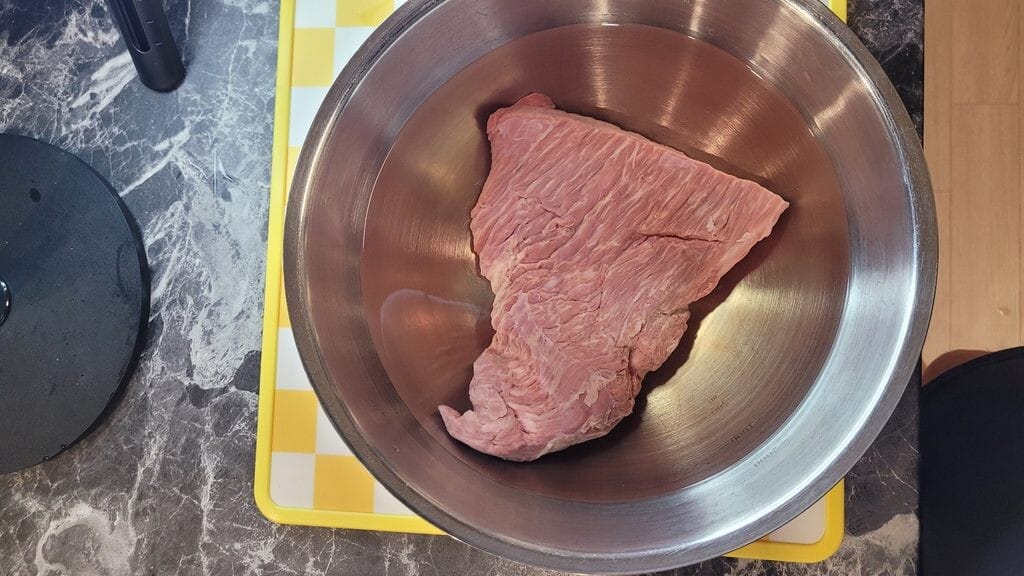 Beef brisket soaking in cold water to draw out blood before making yukgaejang